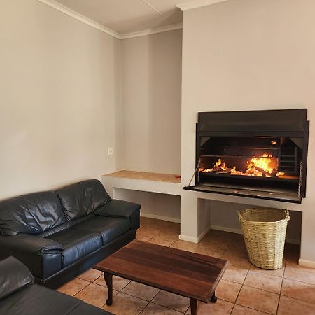Karoo Leeu Self Catering Villa Oudtshoorn Eksteriør billede
